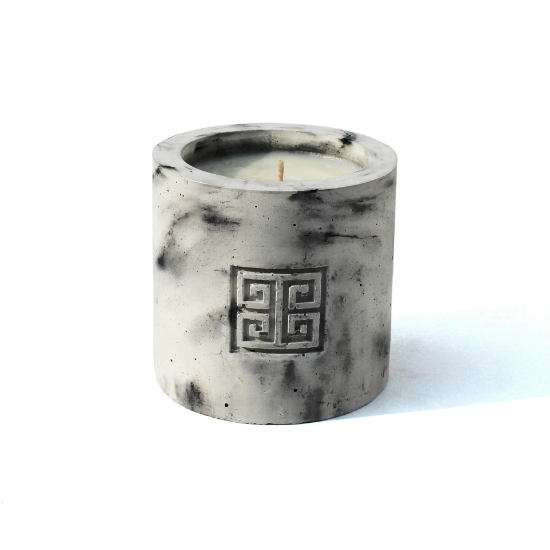 Pyr Concrete Candle Helessence