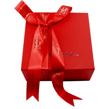 Vegan Cosmetic with Personalized Touch - Eco-Friendly Vegan cosmetic product in eco-friendly packaging with personalized message feature