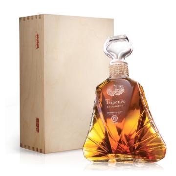 Aged Tsipouro Katsaros 700ml (with box) Aged Tsipouro Katsaros 700ml (with box)