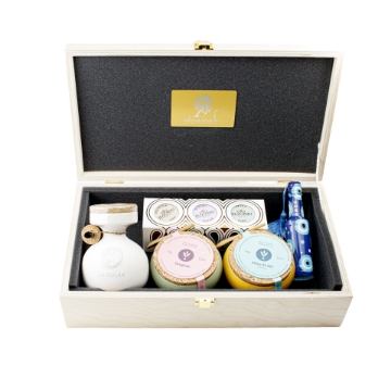 Personalized Corporate Greek Gift Box Close-up shot of the customizable wooden gift box with a company logo engraved on the lid