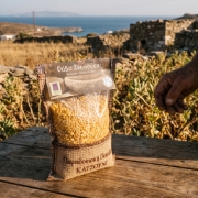 Kovaios Schinoussa Fava, Katsouni Variety Legume 400g on a clean ecommerce background